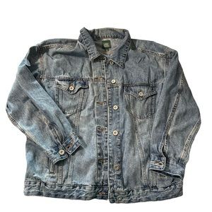 Wild Fable women's size large oversized trucker jean jacket with pockets